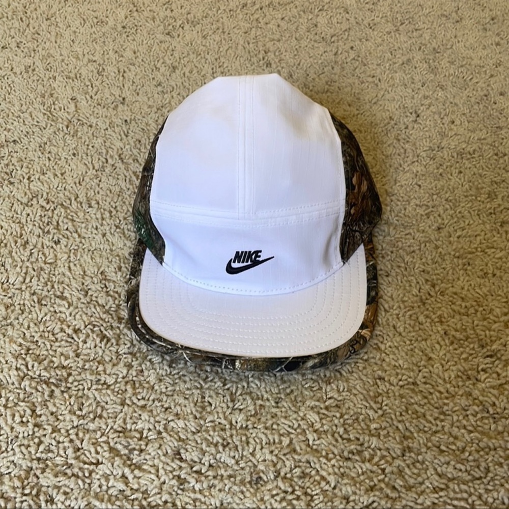 Nike hat real tree design. AW84